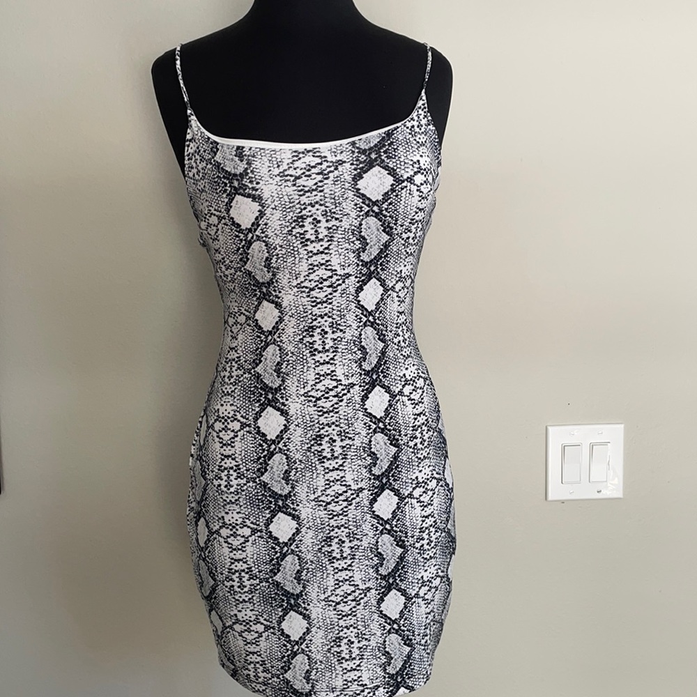 snake print body con
